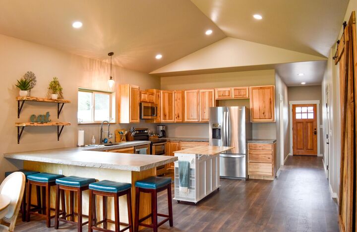 Property Photo:  720 1/2 6th Avenue  MT 59864 