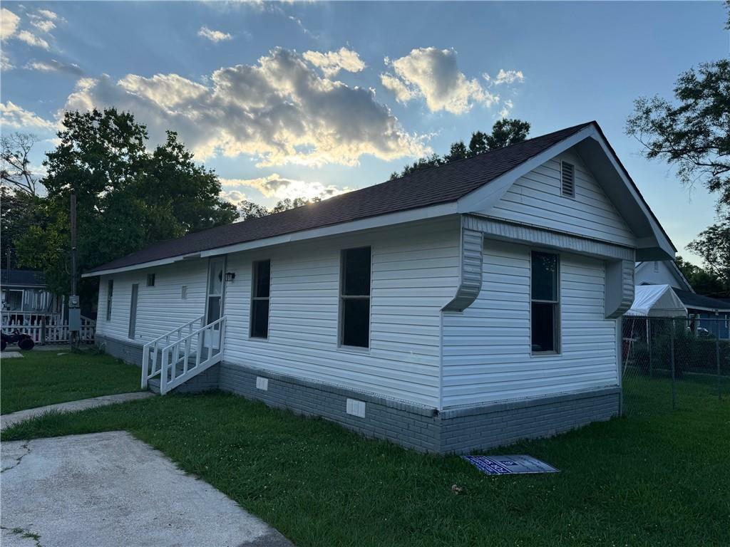 Property Photo: 611 E Michigan Street LA 70401