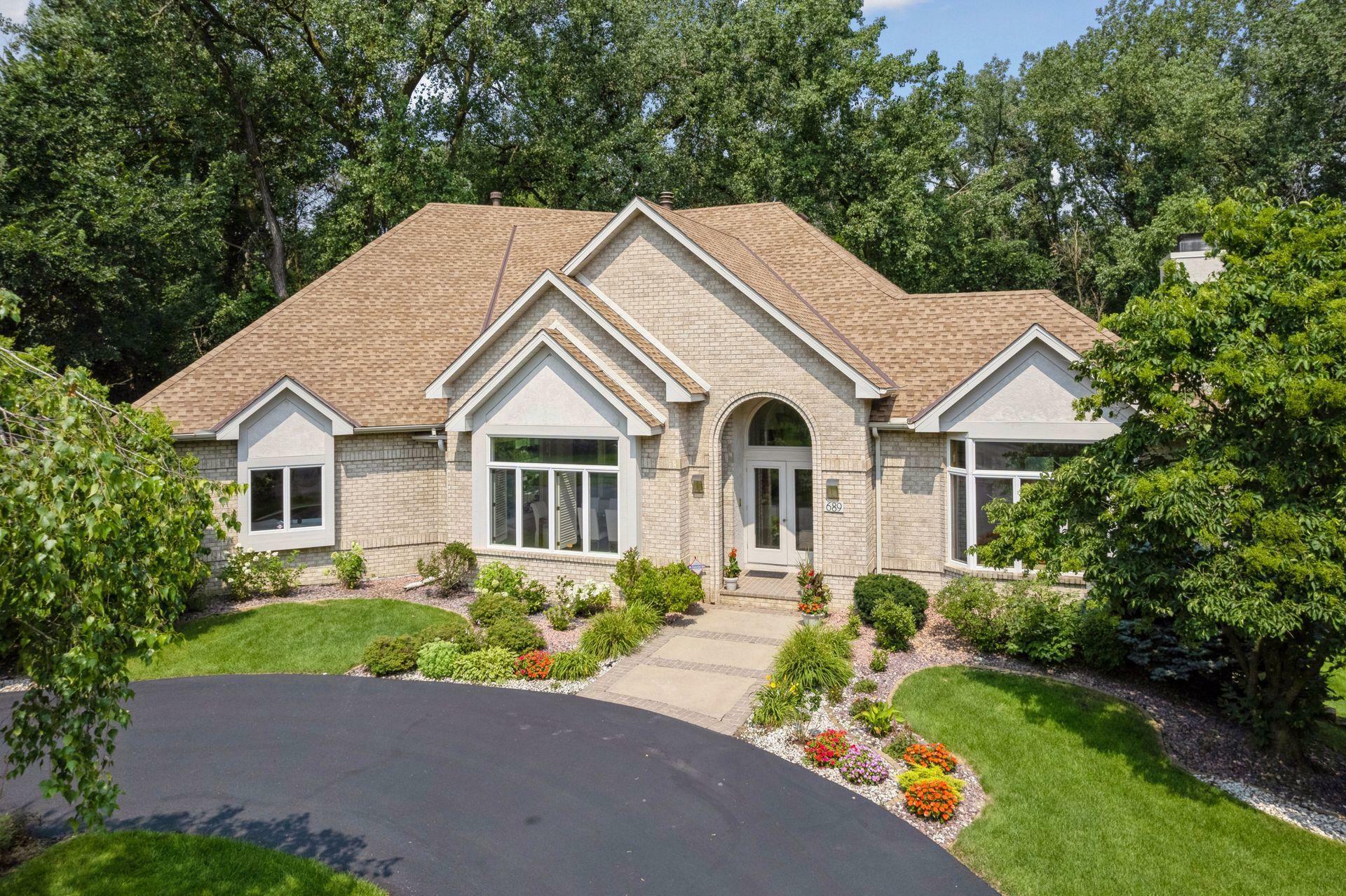 Property Photo: 689 Brookside Lane MN 55118
