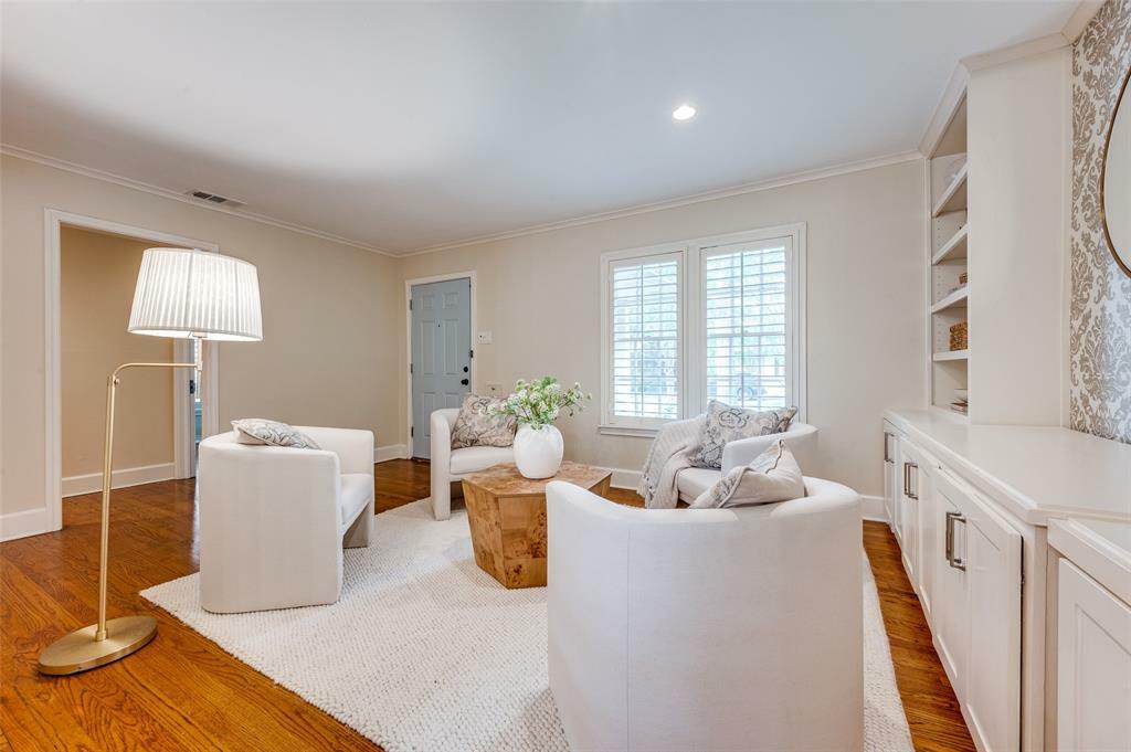 Property Photo:  7107 La Vista Drive  TX 75214 