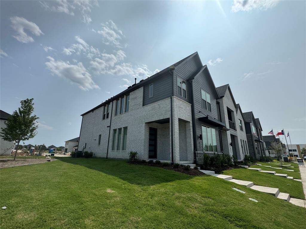 Property Photo: 833 Lennox Drive TX 75013