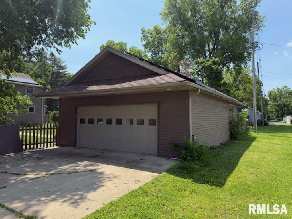 Property Photo: 315 N Ida Street IL 61540