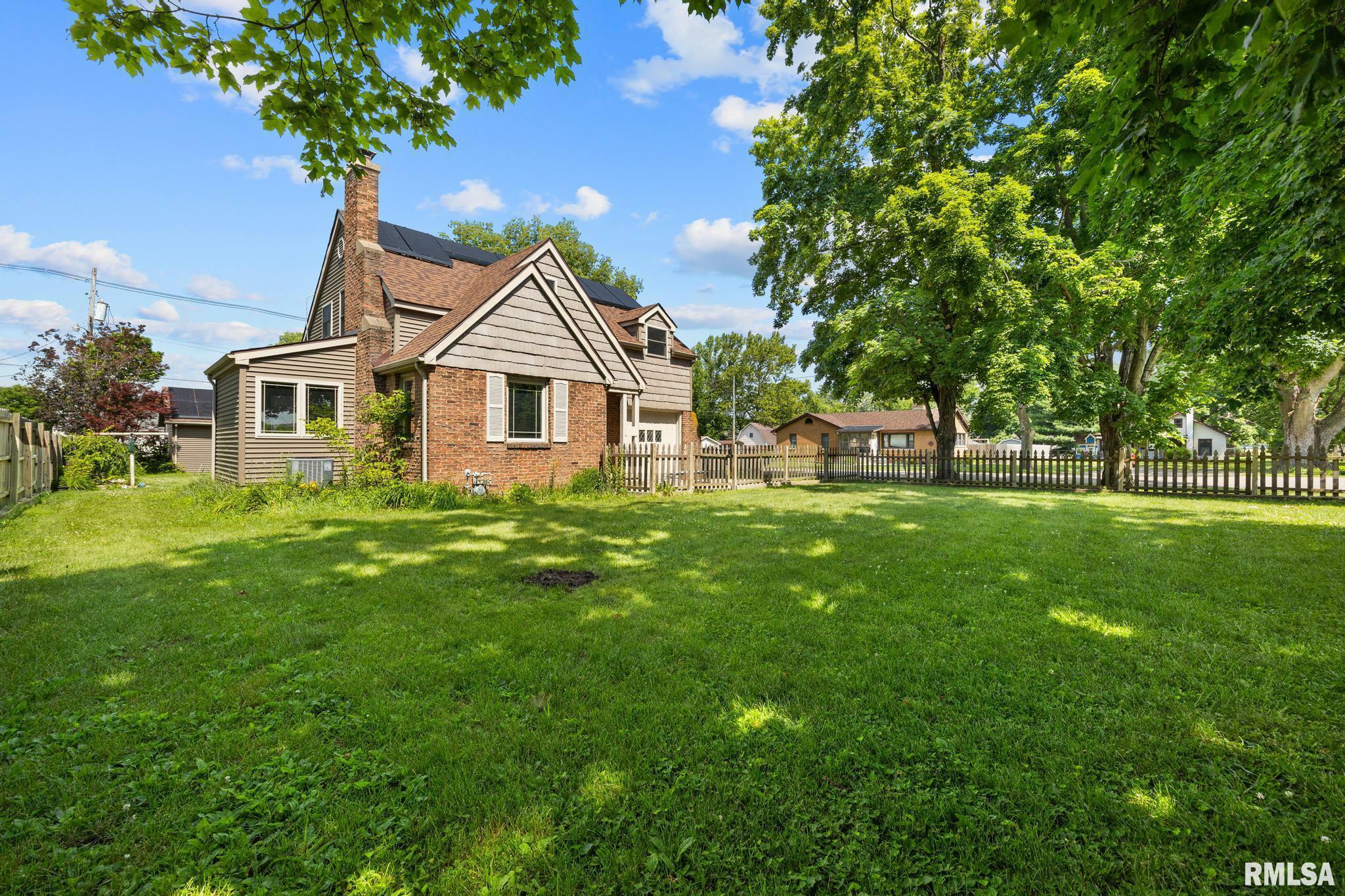 Property Photo: 315 N Ida Street IL 61540