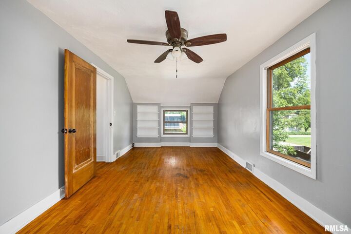 Property Photo: 315 N Ida Street IL 61540
