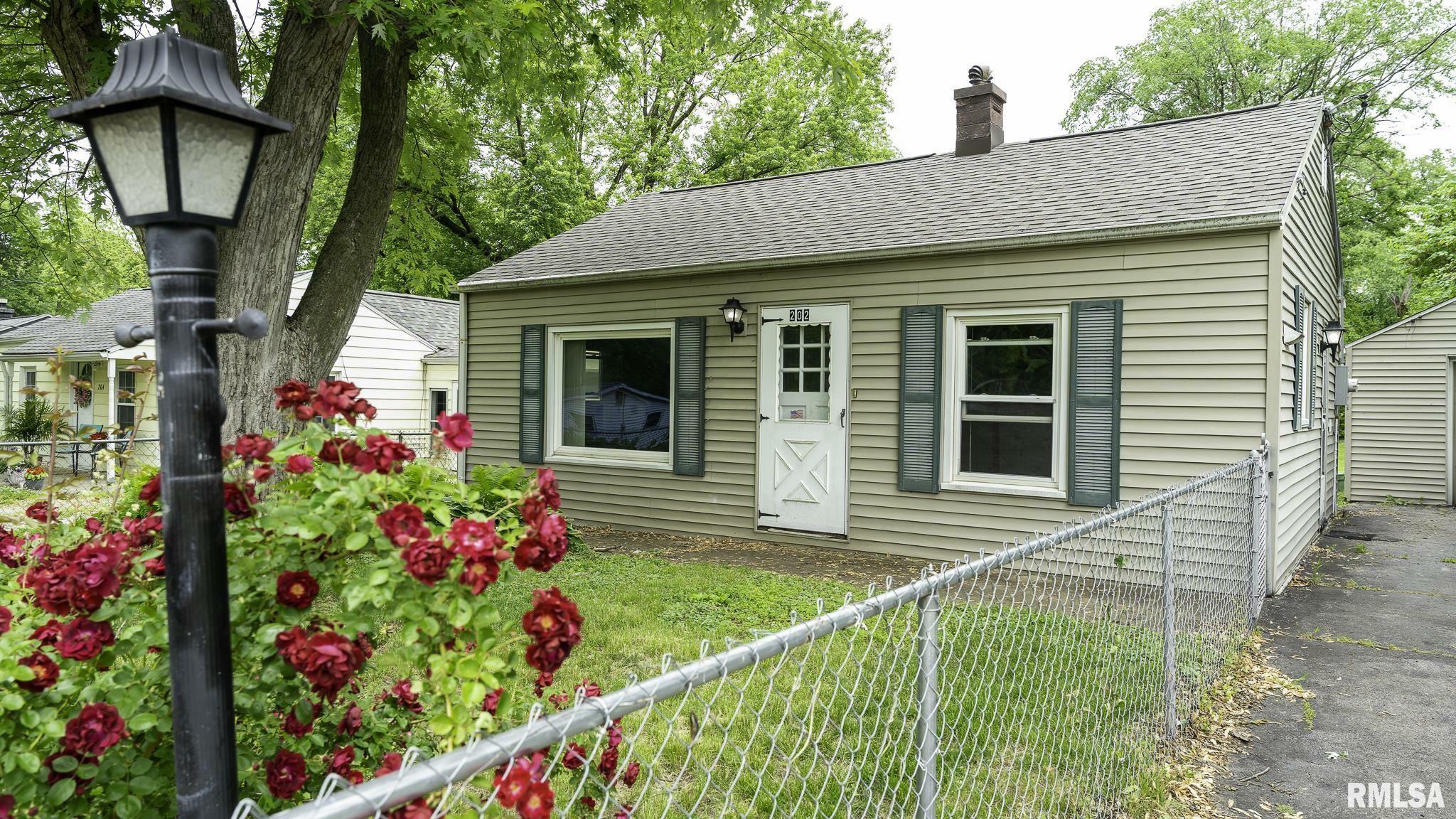 Property Photo: 202 Stahl Avenue IL 61571