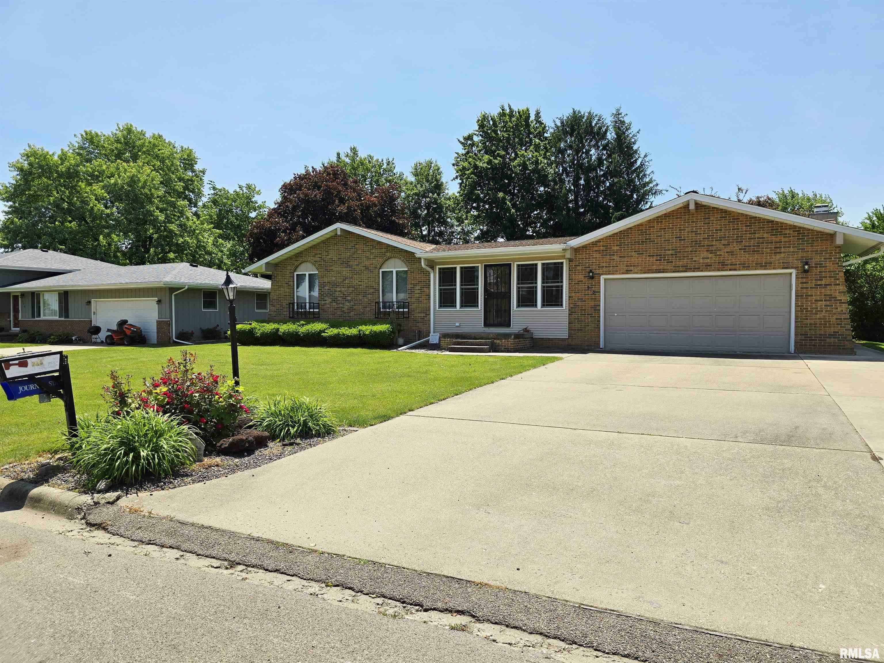 Property Photo:  318 Harvester Road  IL 61520 