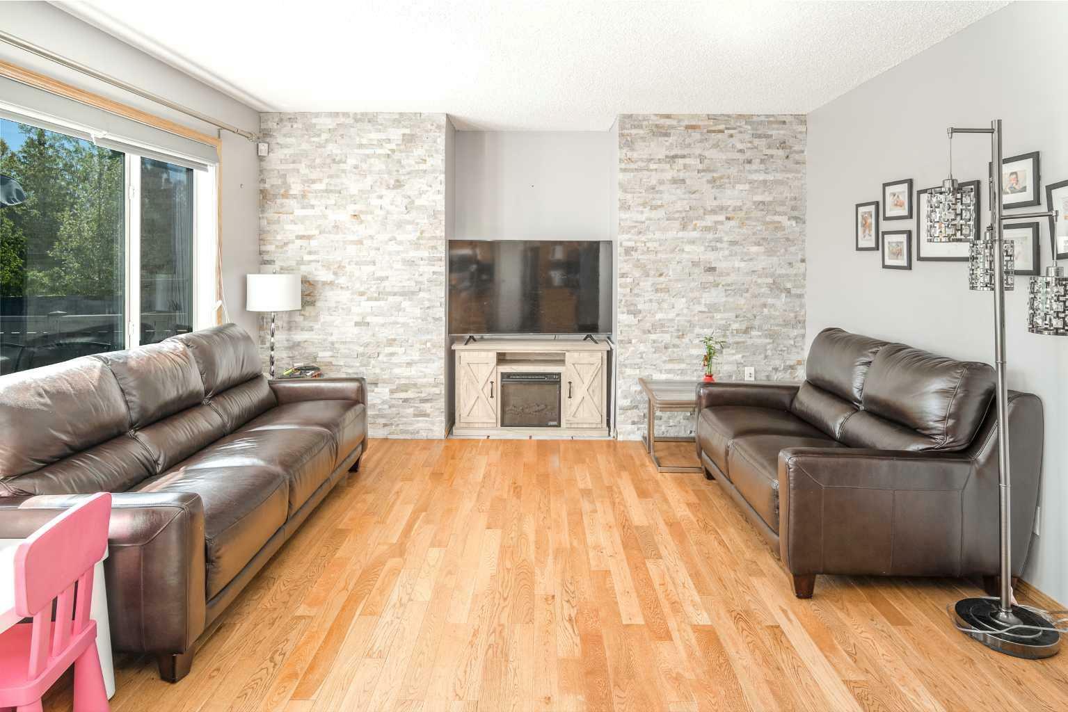 Property Photo: 517 Citadel Meadow Bay NW AB T3G 4Y9