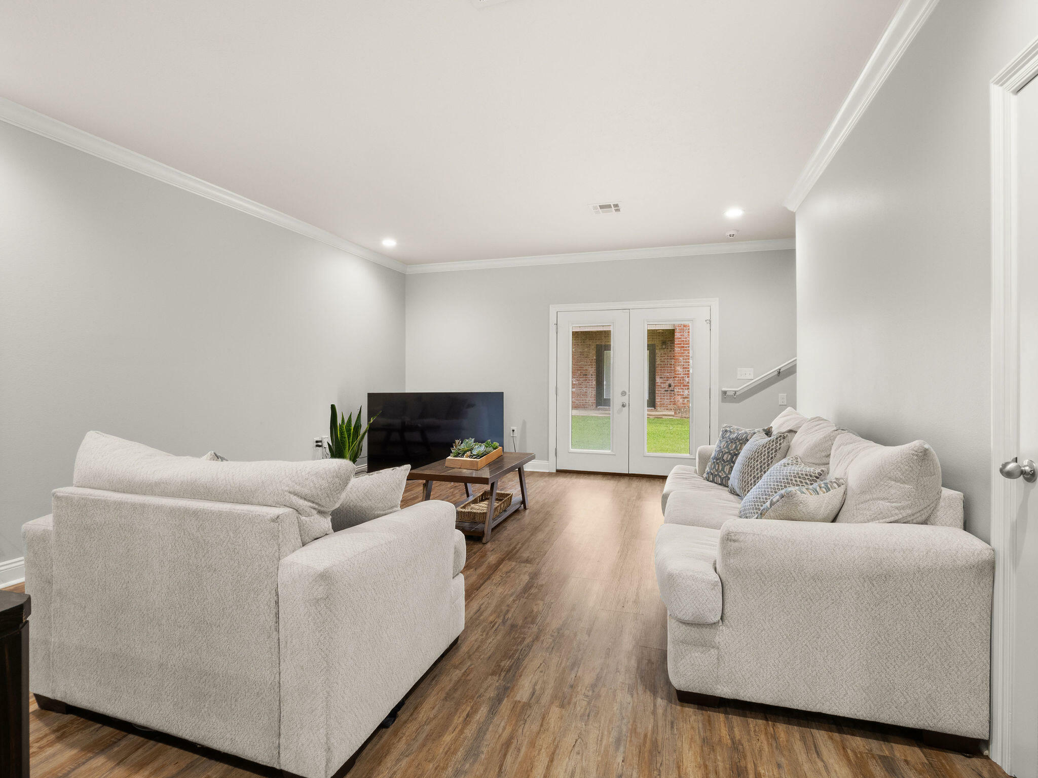 Property Photo: 1944 Schovall Cir LA 70634
