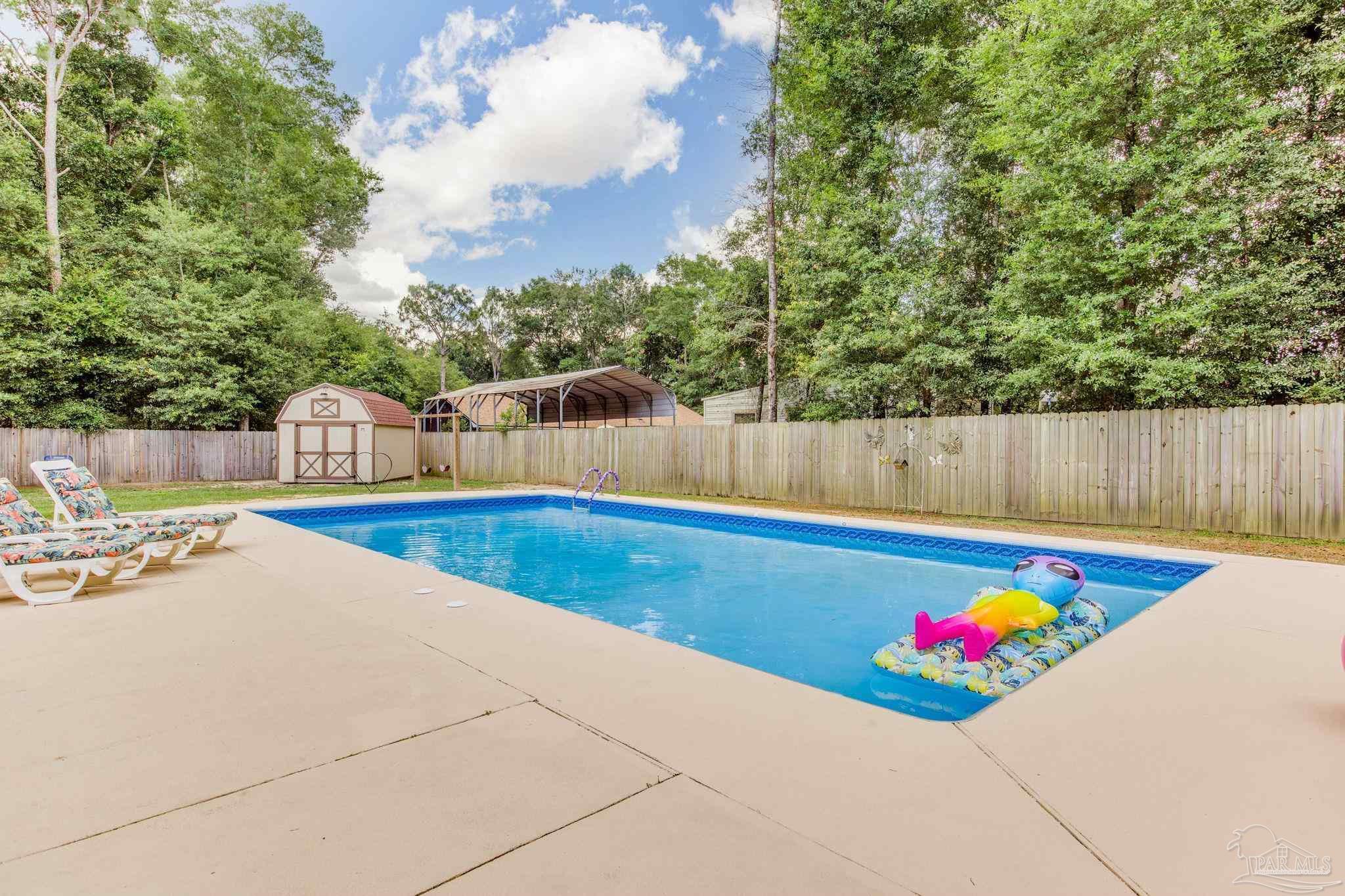 Property Photo: 5945 Pamela Dr FL 32570
