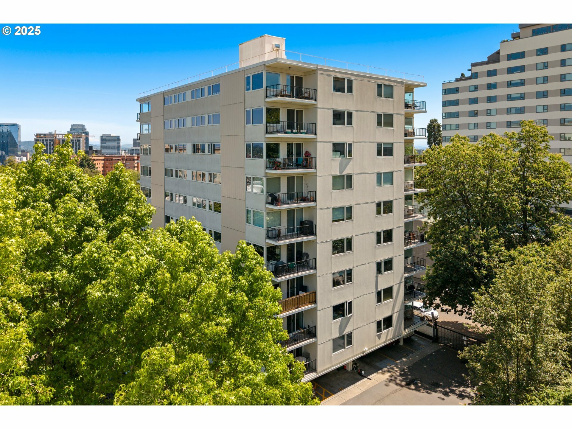 2211 SW Park Pl 603  Portland OR 97205 photo