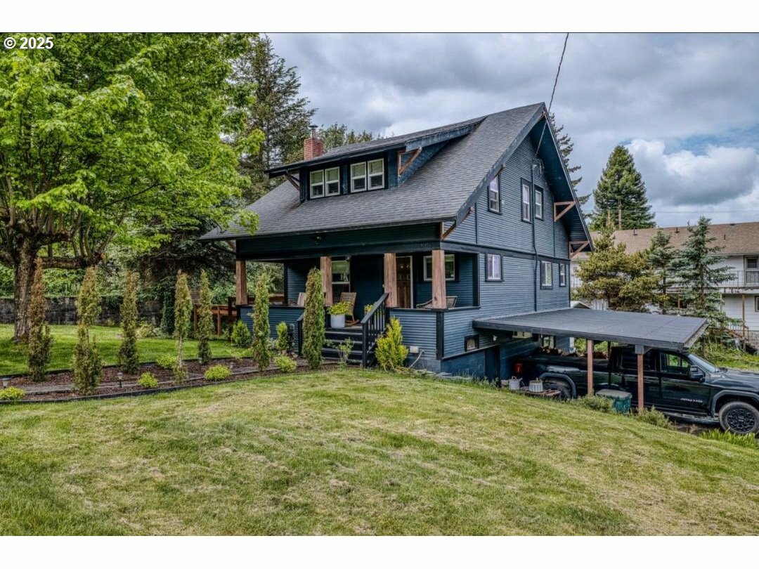 Property Photo: 51 N Dean St OR 97423