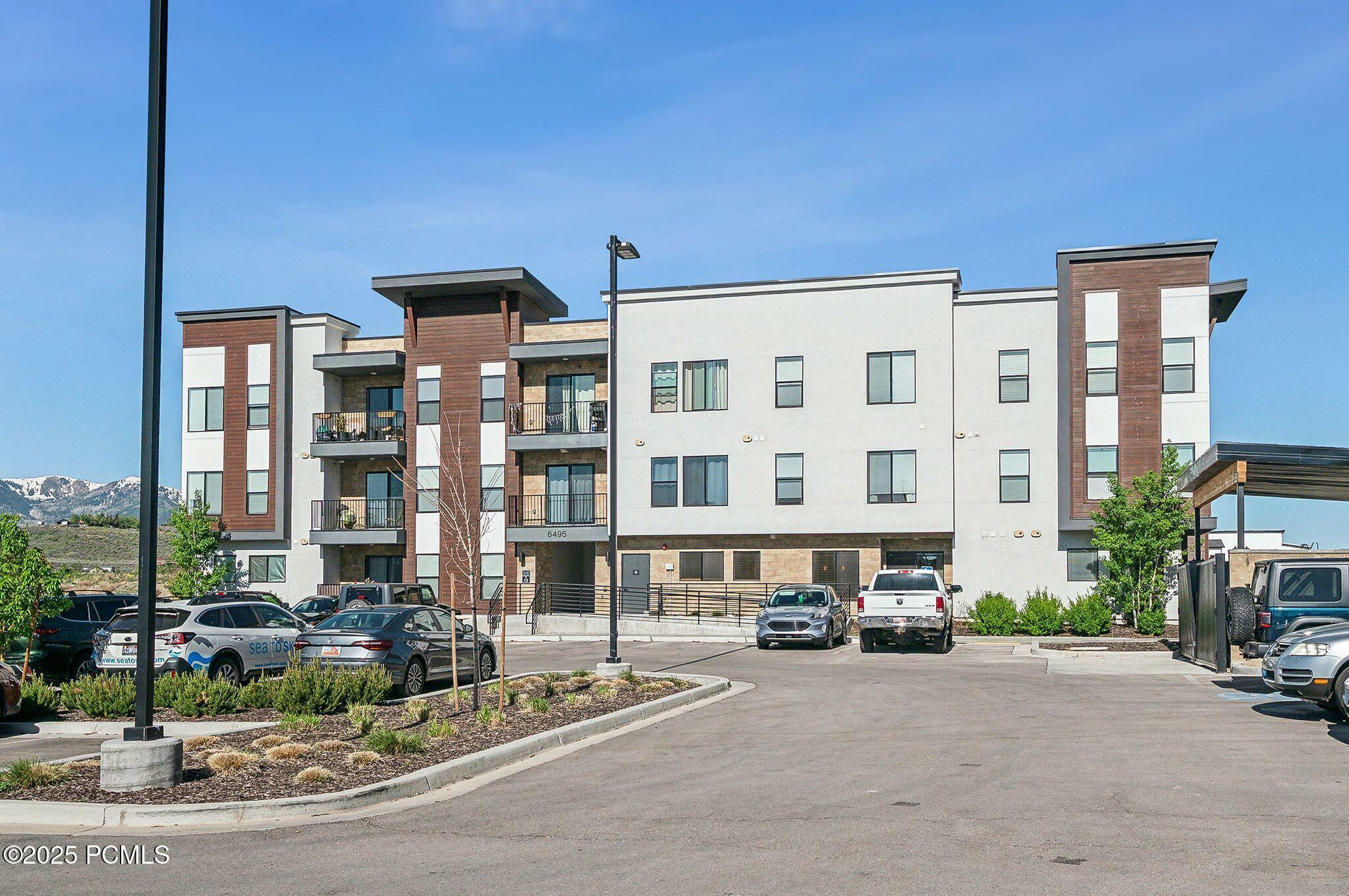 Property Photo: 6495 Serviceberry Drive B104 UT 84098