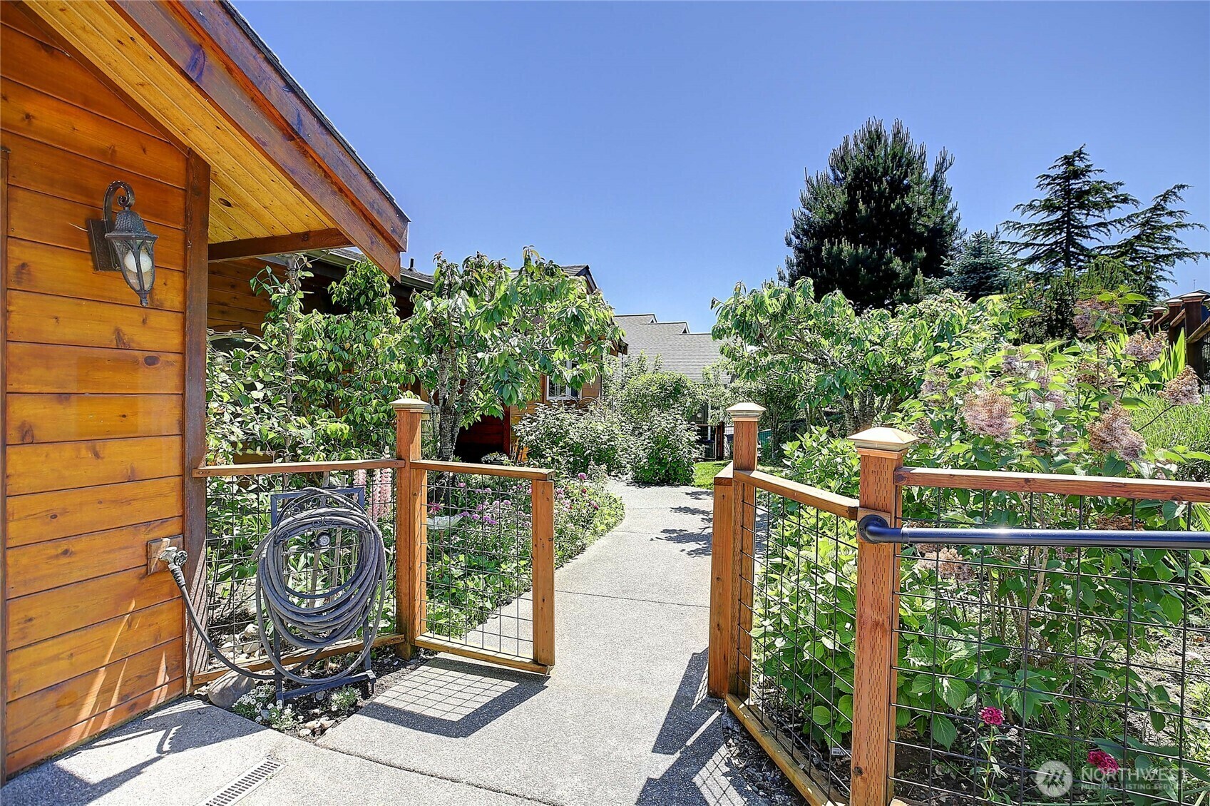 Property Photo: 1051 Lightning Way WA 98282