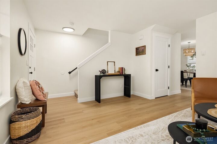 Property Photo:  2515  Summit Avenue  WA 98201 