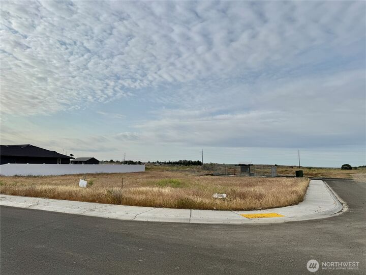 Property Photo: 88 Sunwest Drive WA 98823