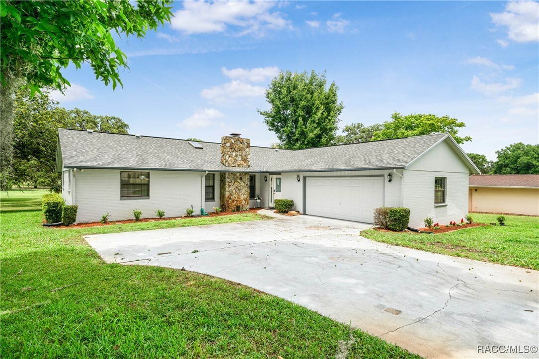 Property Photo: 8831 E Sandpiper Drive FL 34450