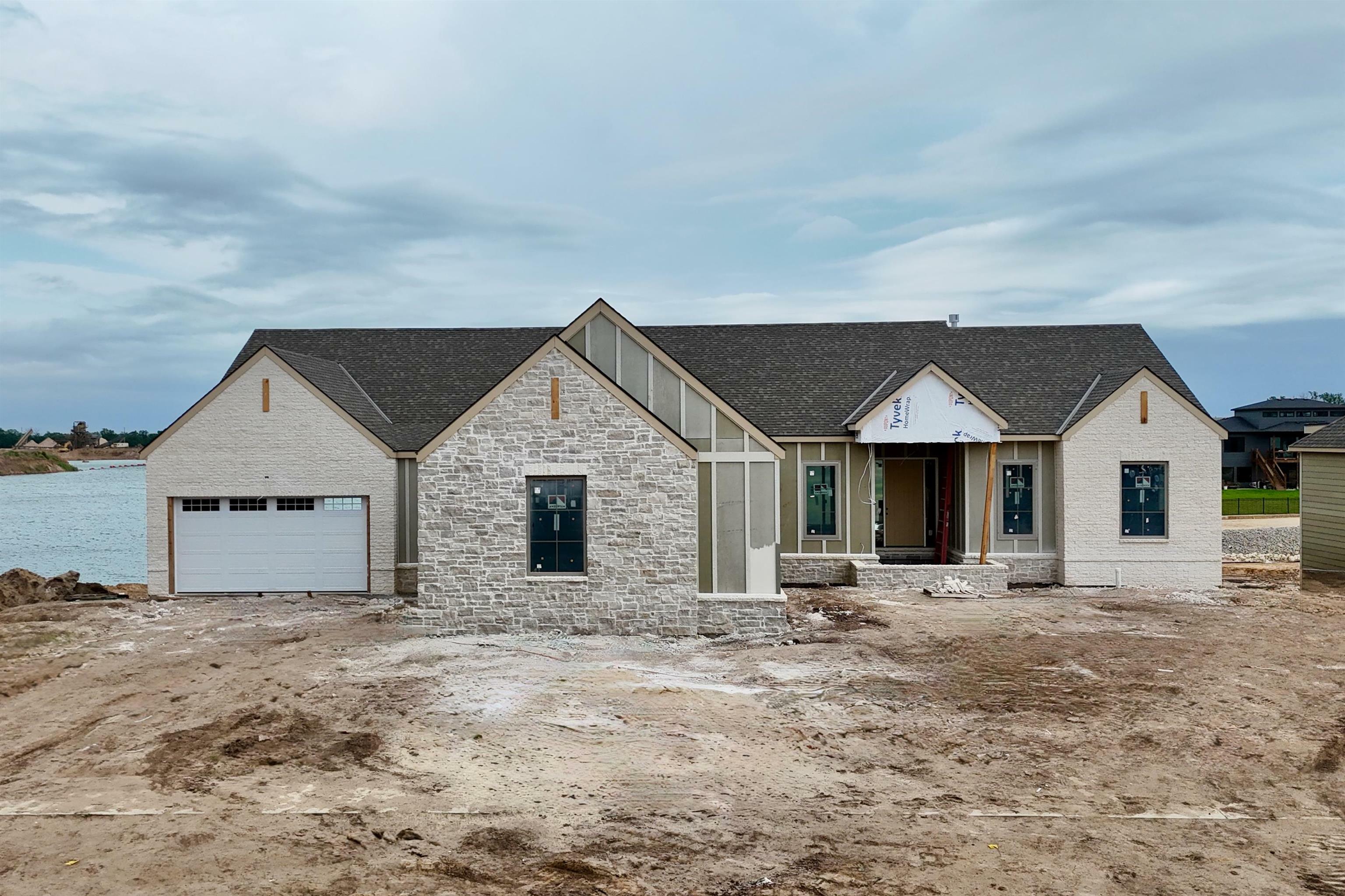 4624 N Ridge Port St.  Wichita KS 67205 photo