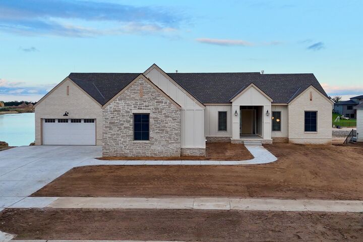 4624 N Ridge Port St.  Wichita KS 67205 photo