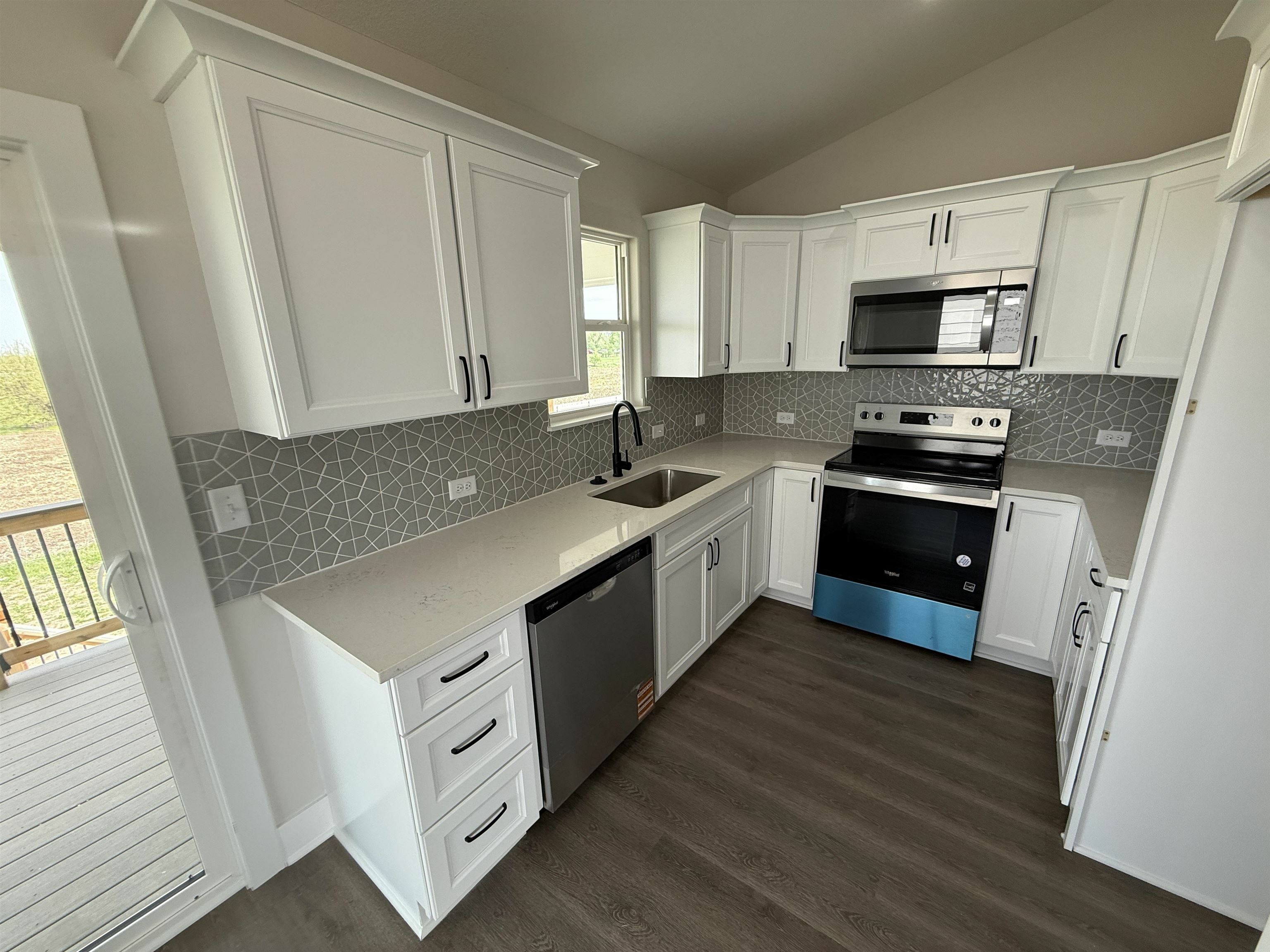 Property Photo: 138 E Poplar Circle KS 67052
