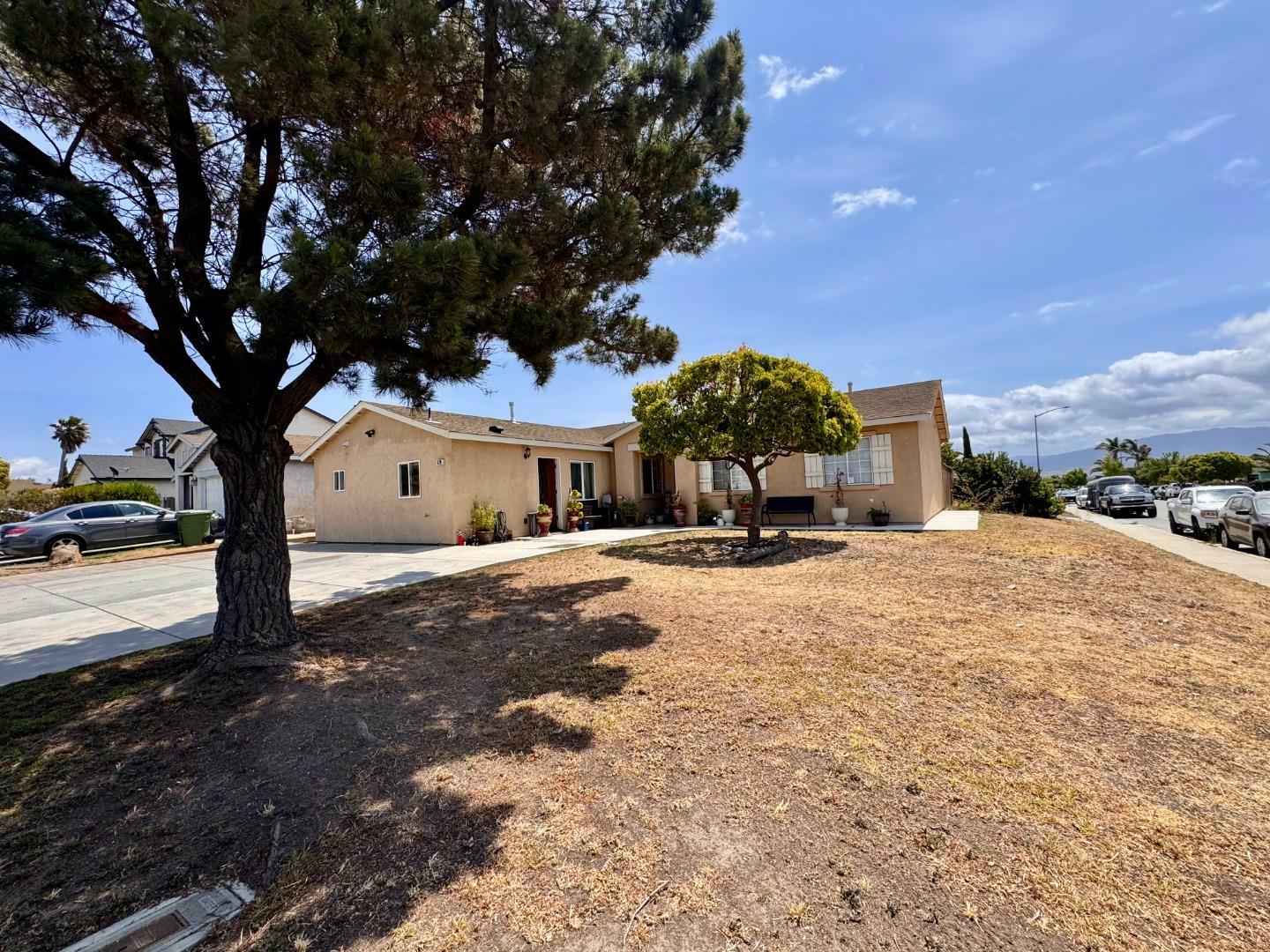 Property Photo:  620 Verano Street  CA 93960 