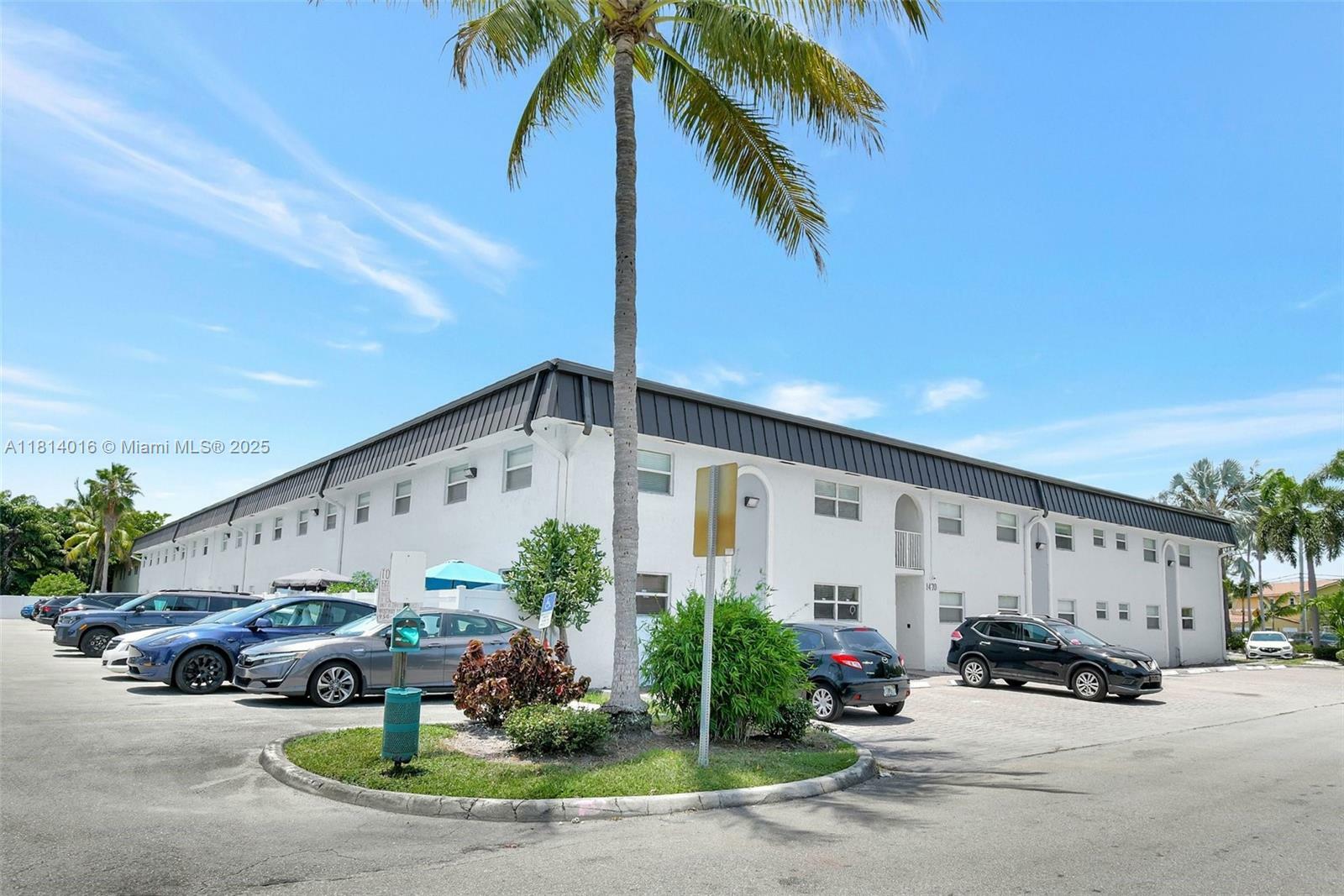 Property Photo: 1470 N Dixie Hwy 31 FL 33304
