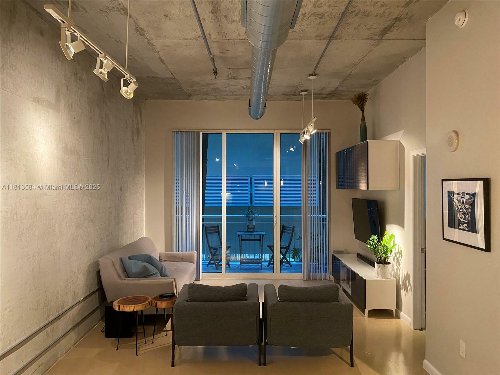 Property Photo: 2001 Biscayne Blvd 3203 FL 33137