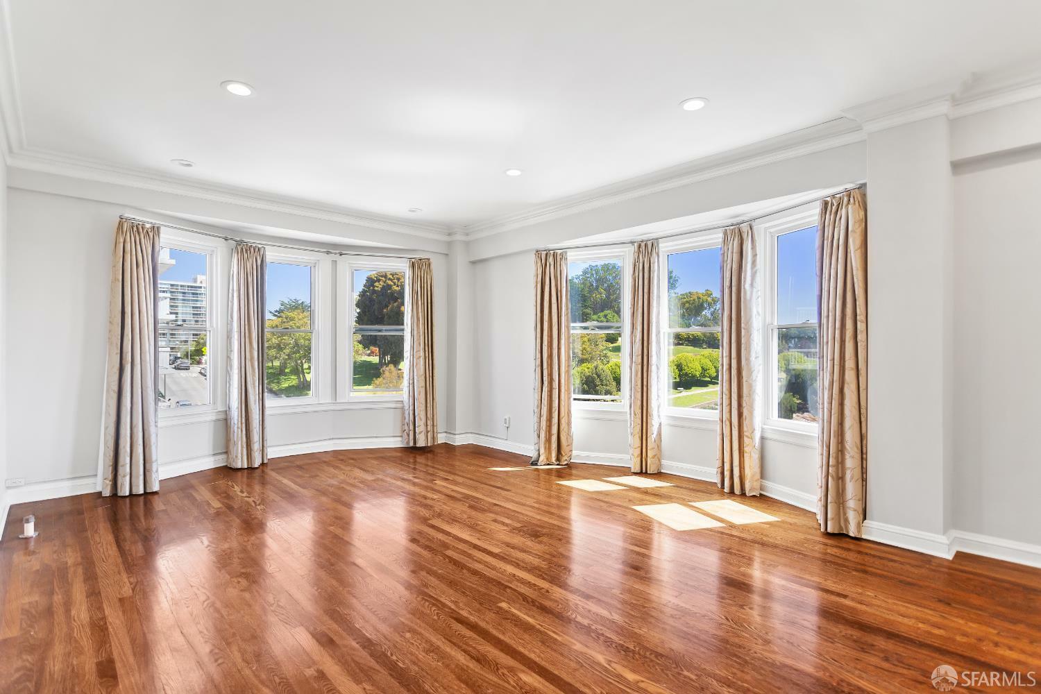 Property Photo: 2201 Sacramento Street 501 CA 94115