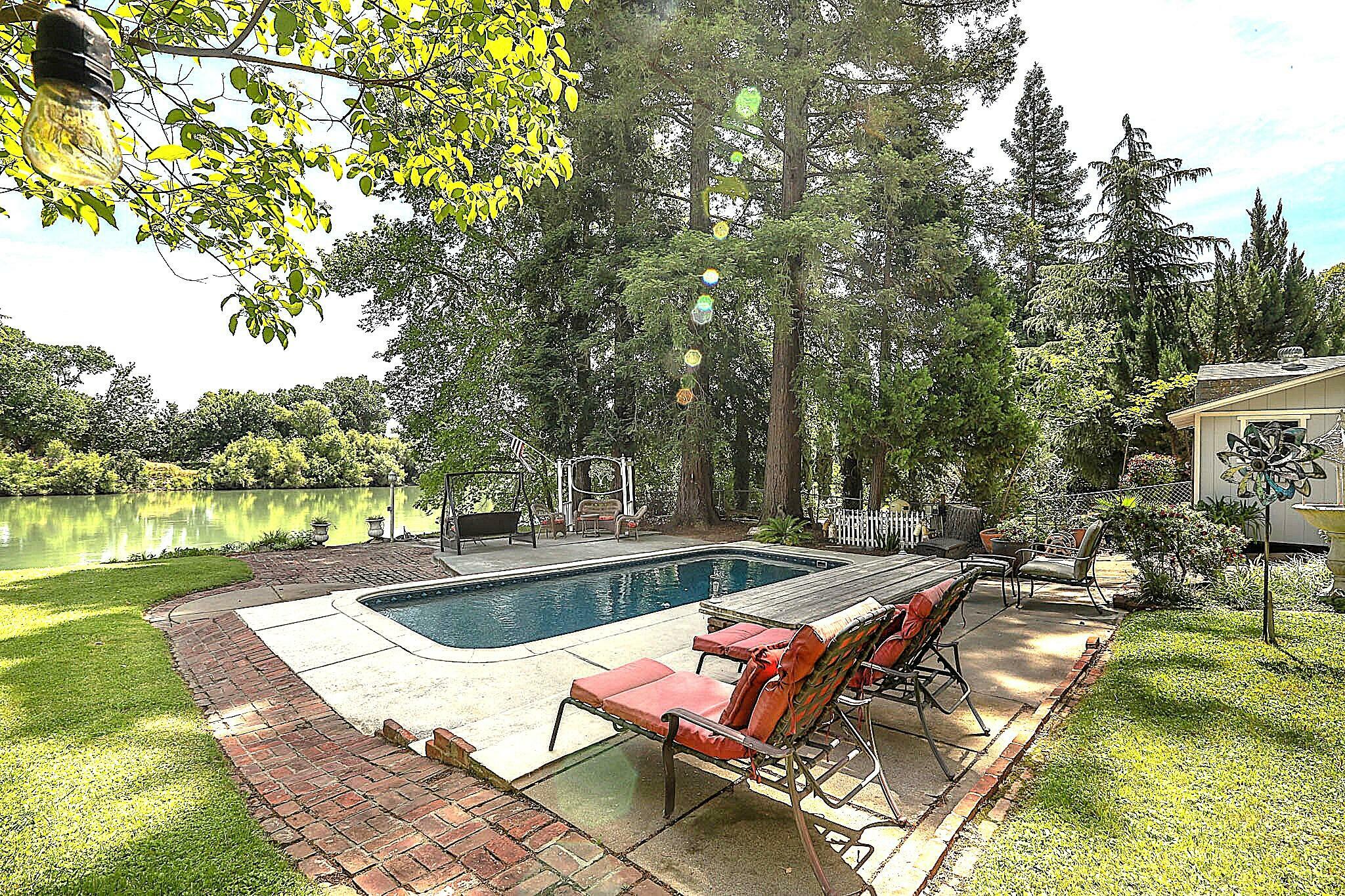 Property Photo:  410 Brearcliffe Drive  CA 96080 