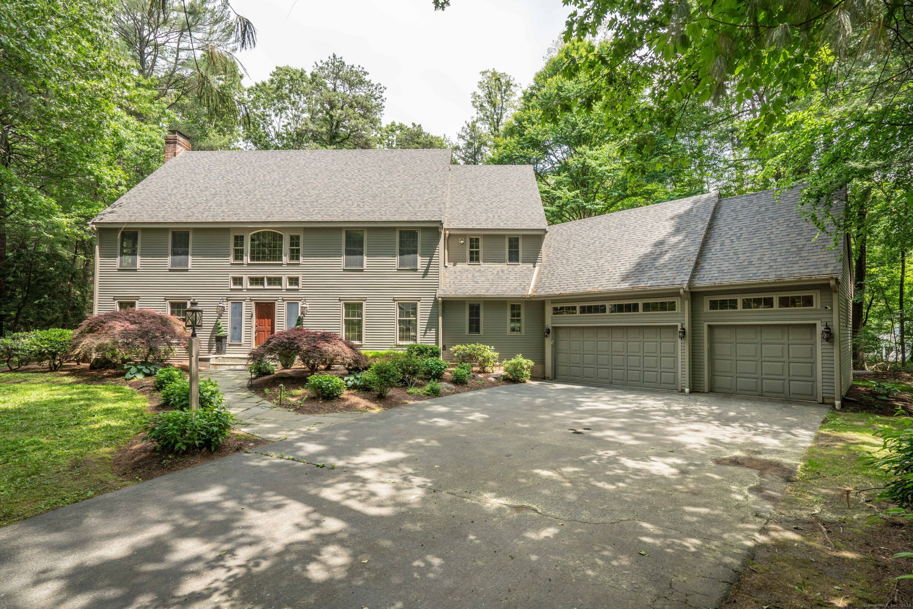 Property Photo:  3 Eton Place  CT 06032 