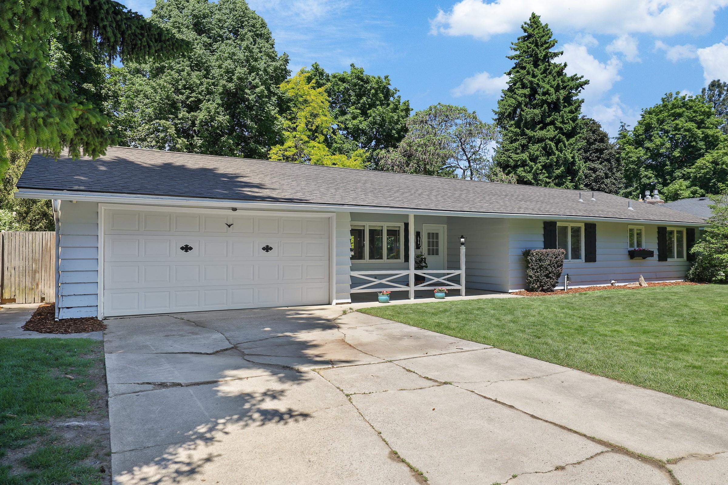 Property Photo: 1919 E 59th Ave WA 99223