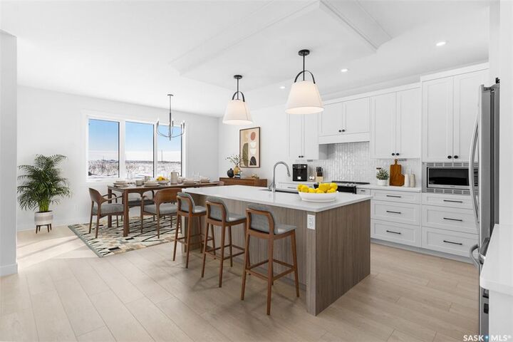 Property Photo: 423 Doran Crescent SK S7V 1W2