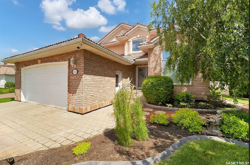 Property Photo: 640 Braeside View SK S7V 1A7