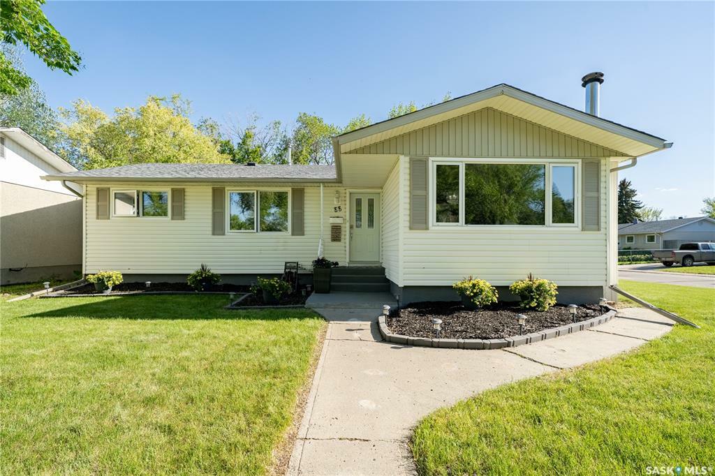 Property Photo:  88 Matheson Crescent  SK S4R 5C4 