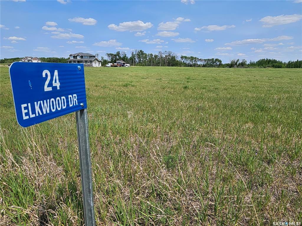 Property Photo:  24 Elkwood Estates  SK S0K 1K0 