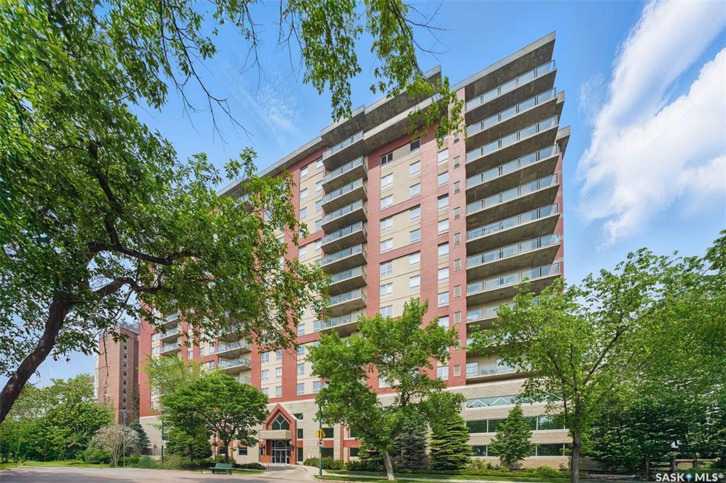 Property Photo: 902 Spadina Crescent E 1006 SK S7K 0G8