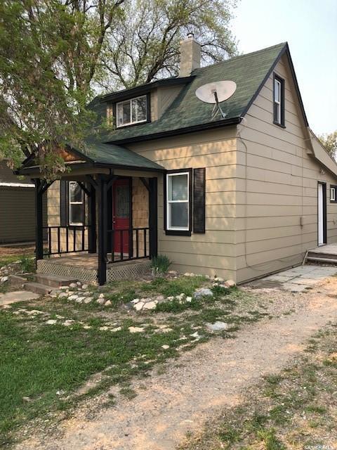 Property Photo: 110 4th Avenue E SK S0K 4T0