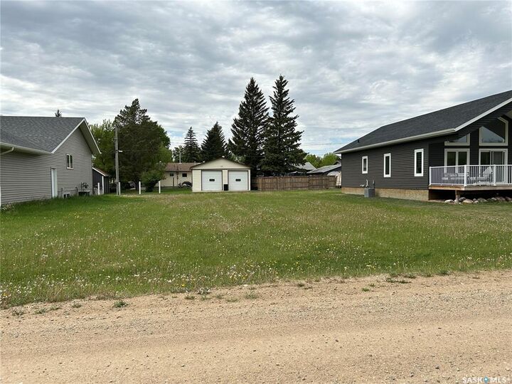 Property Photo: 630 Lunn Street SK S0K 0J0