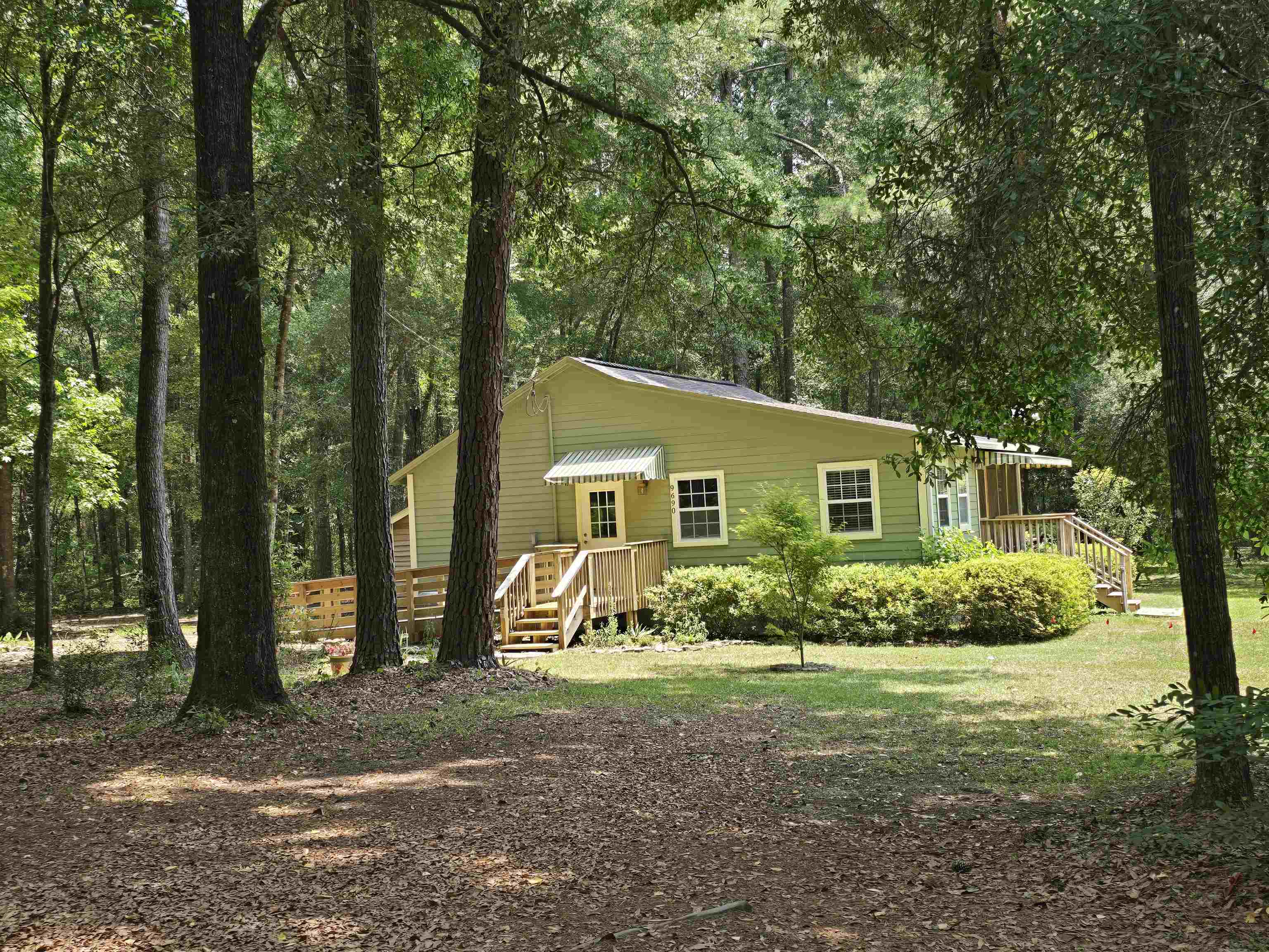 Property Photo: 9690 Alice Moore Way FL 32309