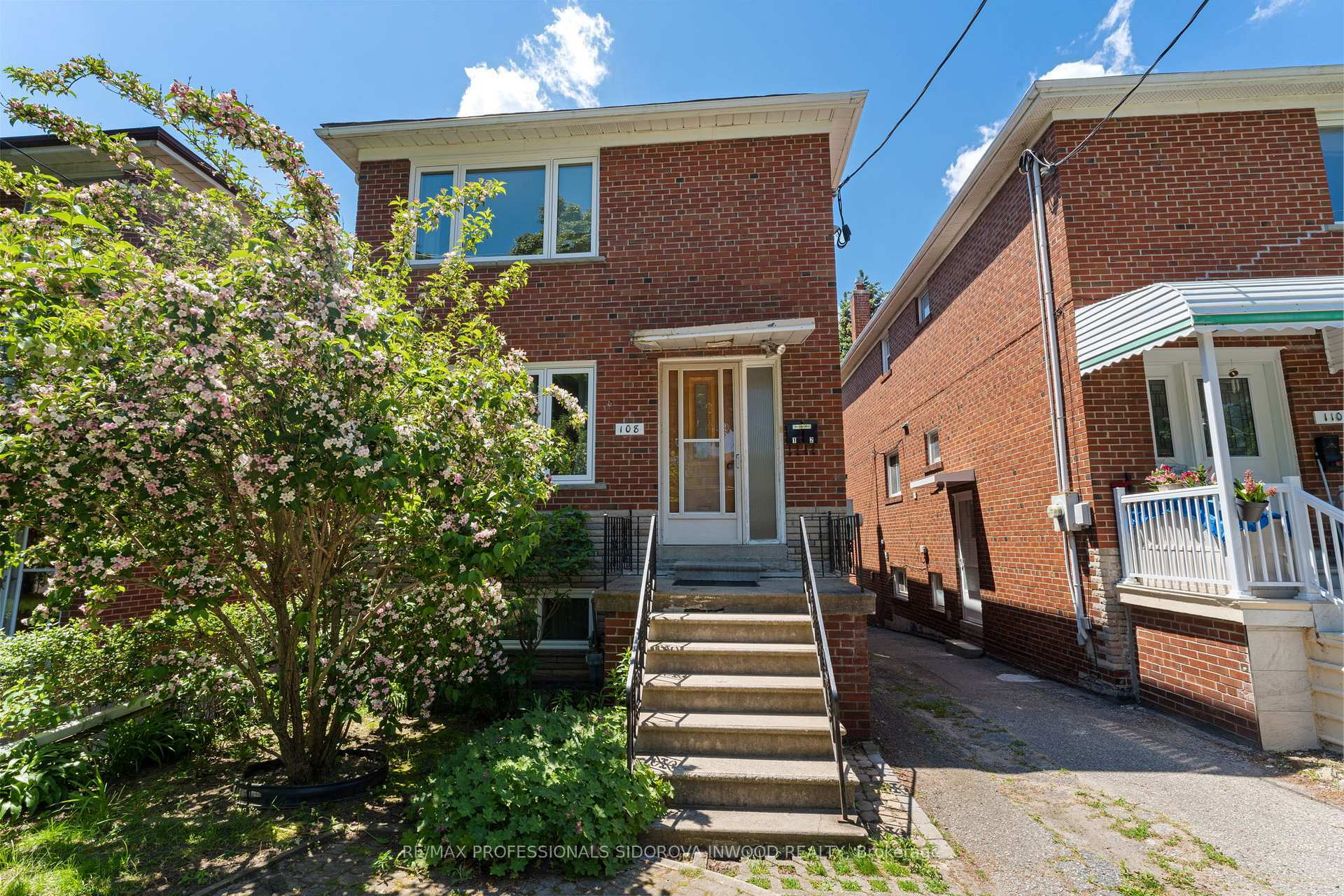 Property Photo:  108 Indian Road Crescent  ON M6P 2G3 