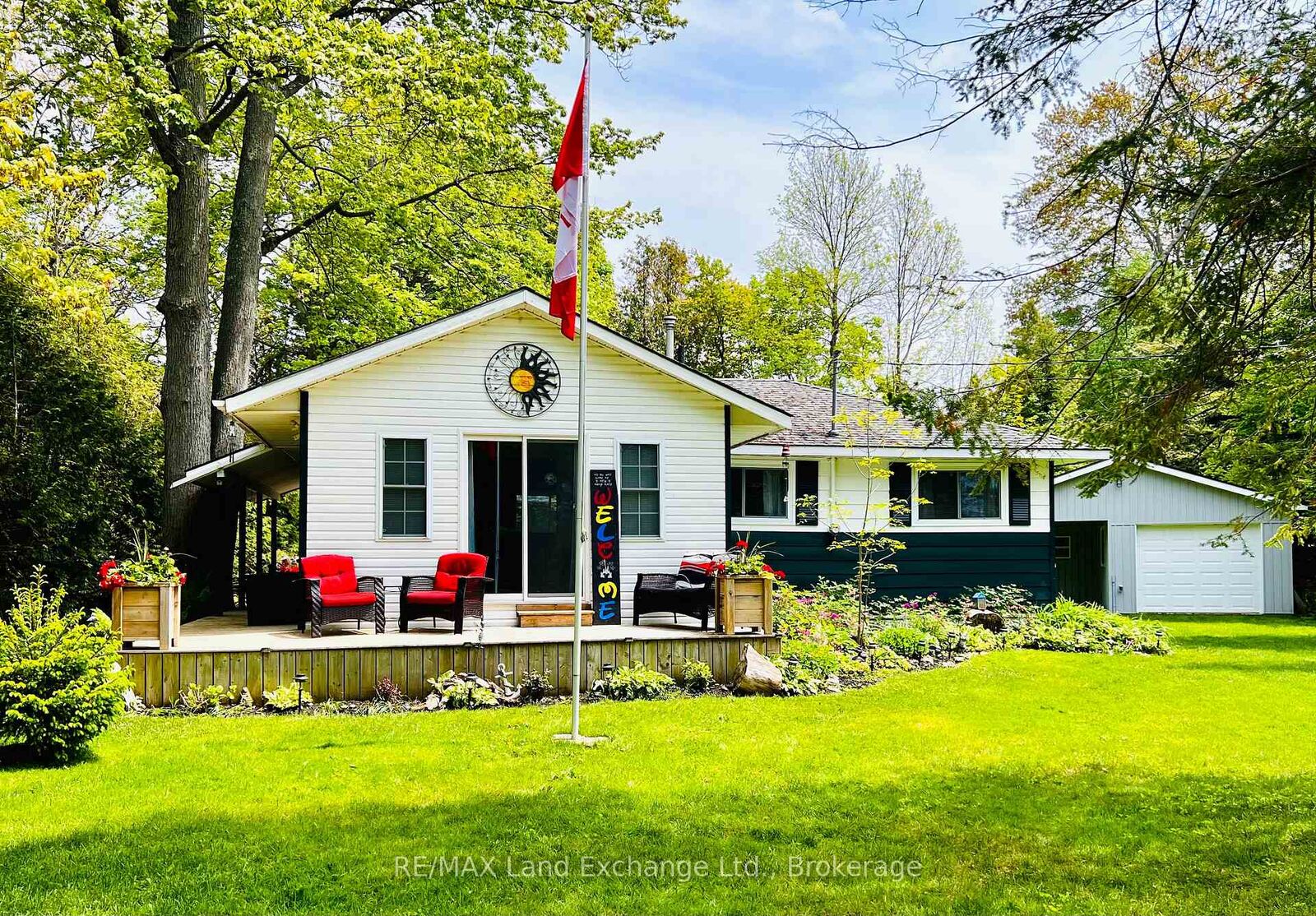 Property Photo: 702 Yosacha Place ON N2Z 2X3