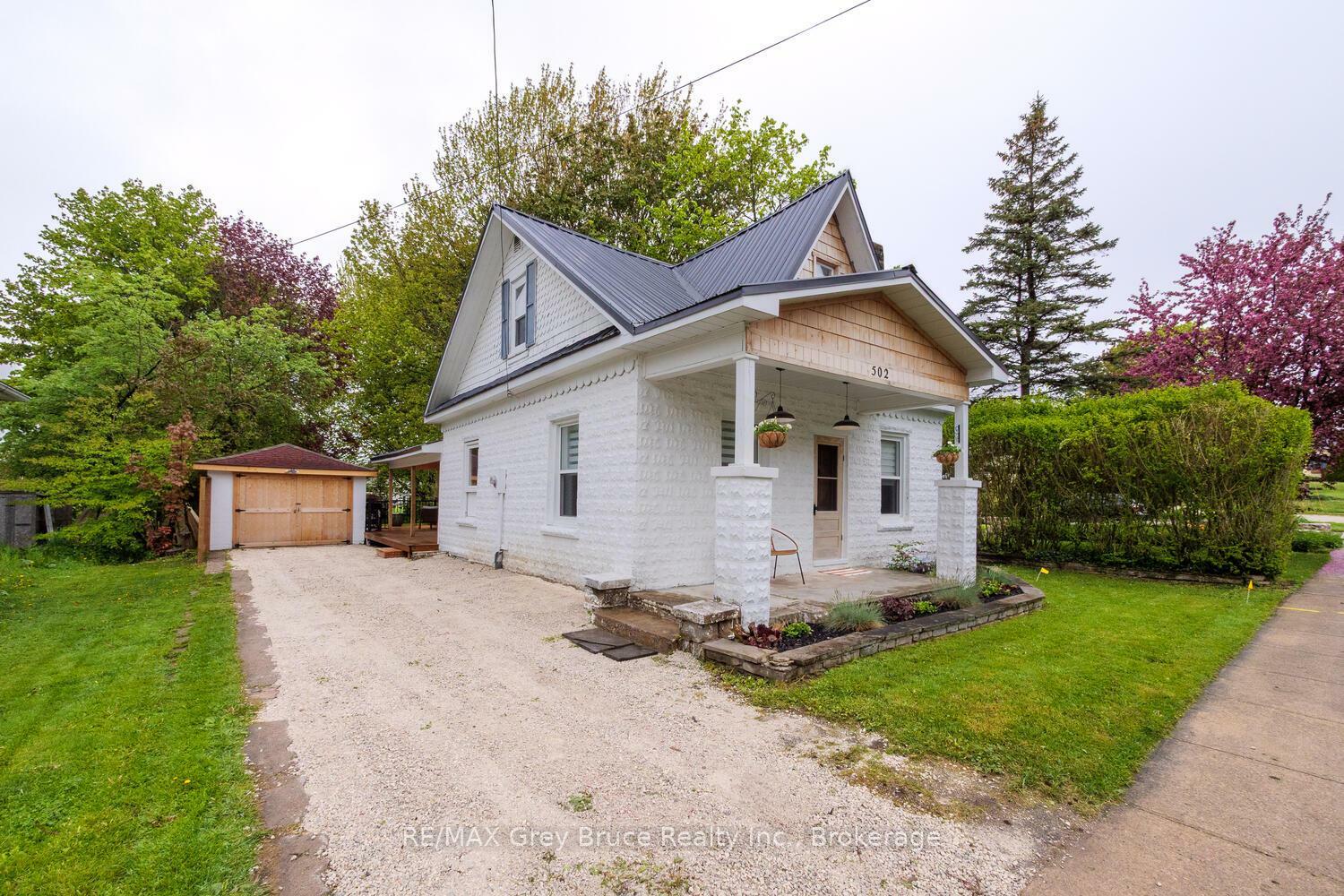 Property Photo: 502 Gould Street ON N0H 2T0
