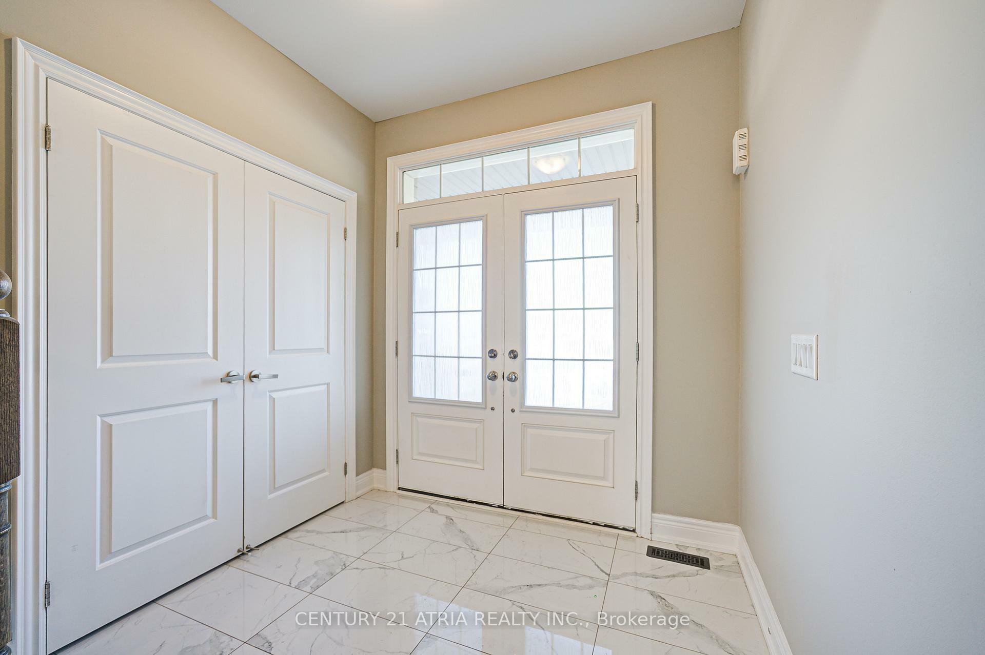 Photo de la propriété: 150 Walter English Drive ON L9N 0Y8
