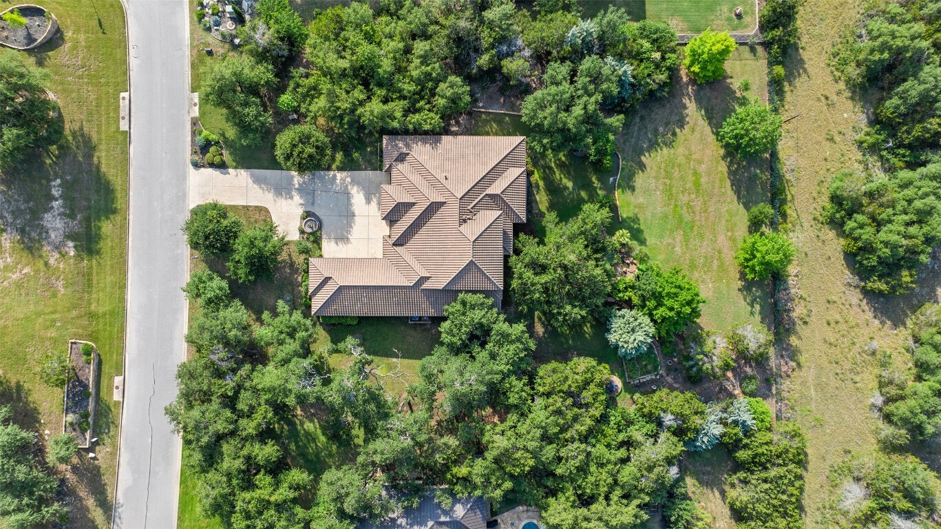 Property Photo: 407 Bella Montagna Circle TX 78734