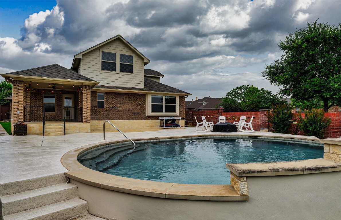 Property Photo: 1501 Daylily Loop TX 78626