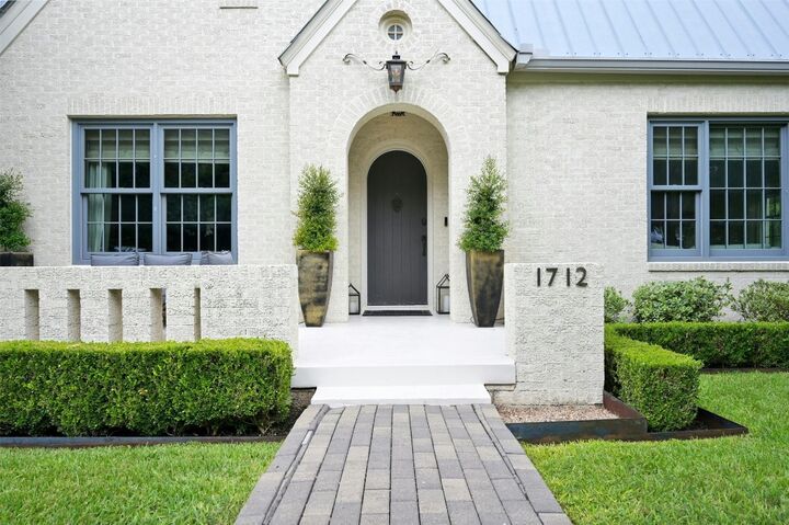 Property Photo: 1712 Hartford Road TX 78703