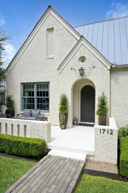 Property Photo: 1712 Hartford Road TX 78703