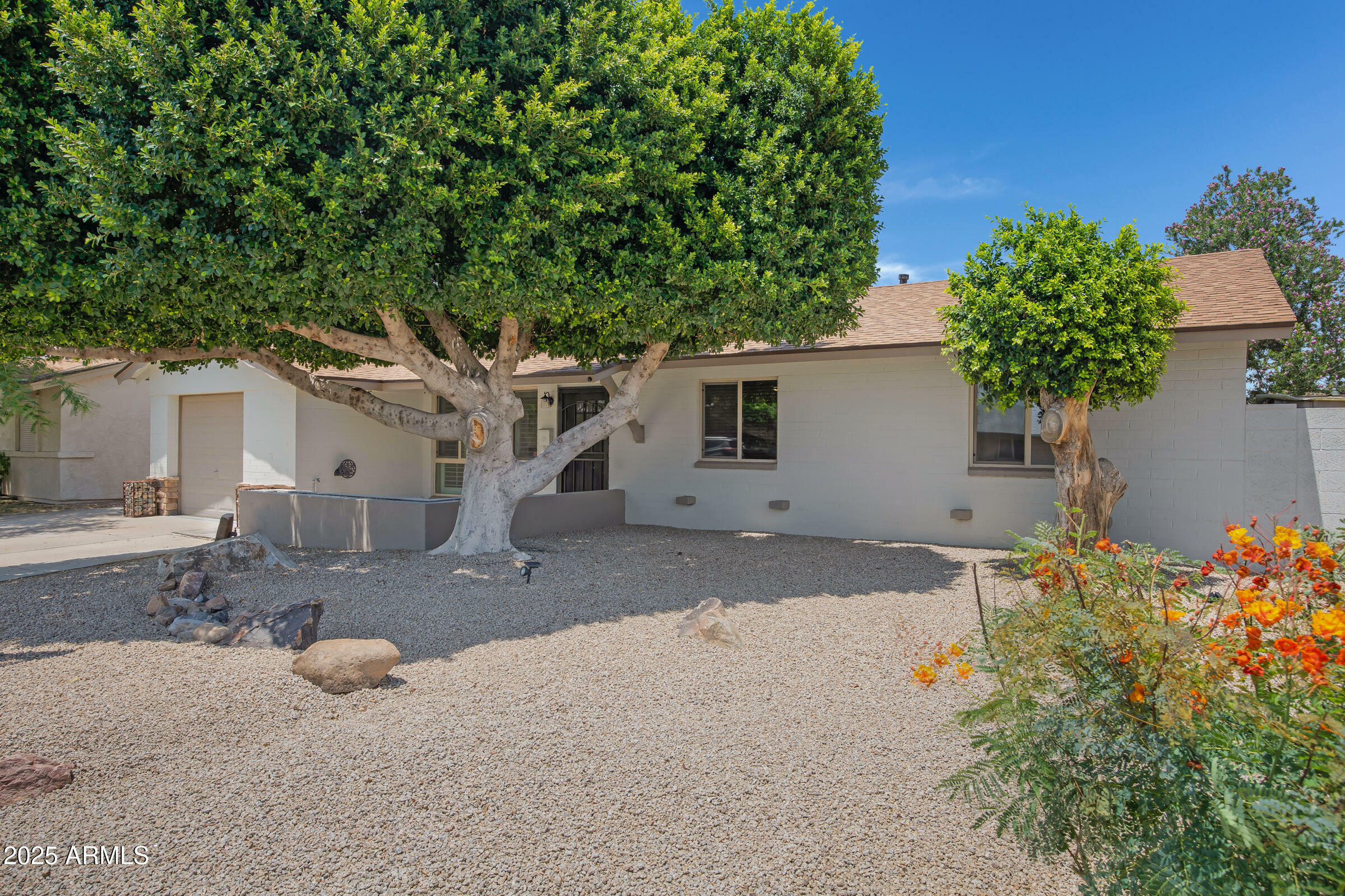 Property Photo: 2510 W Columbine Drive AZ 85029