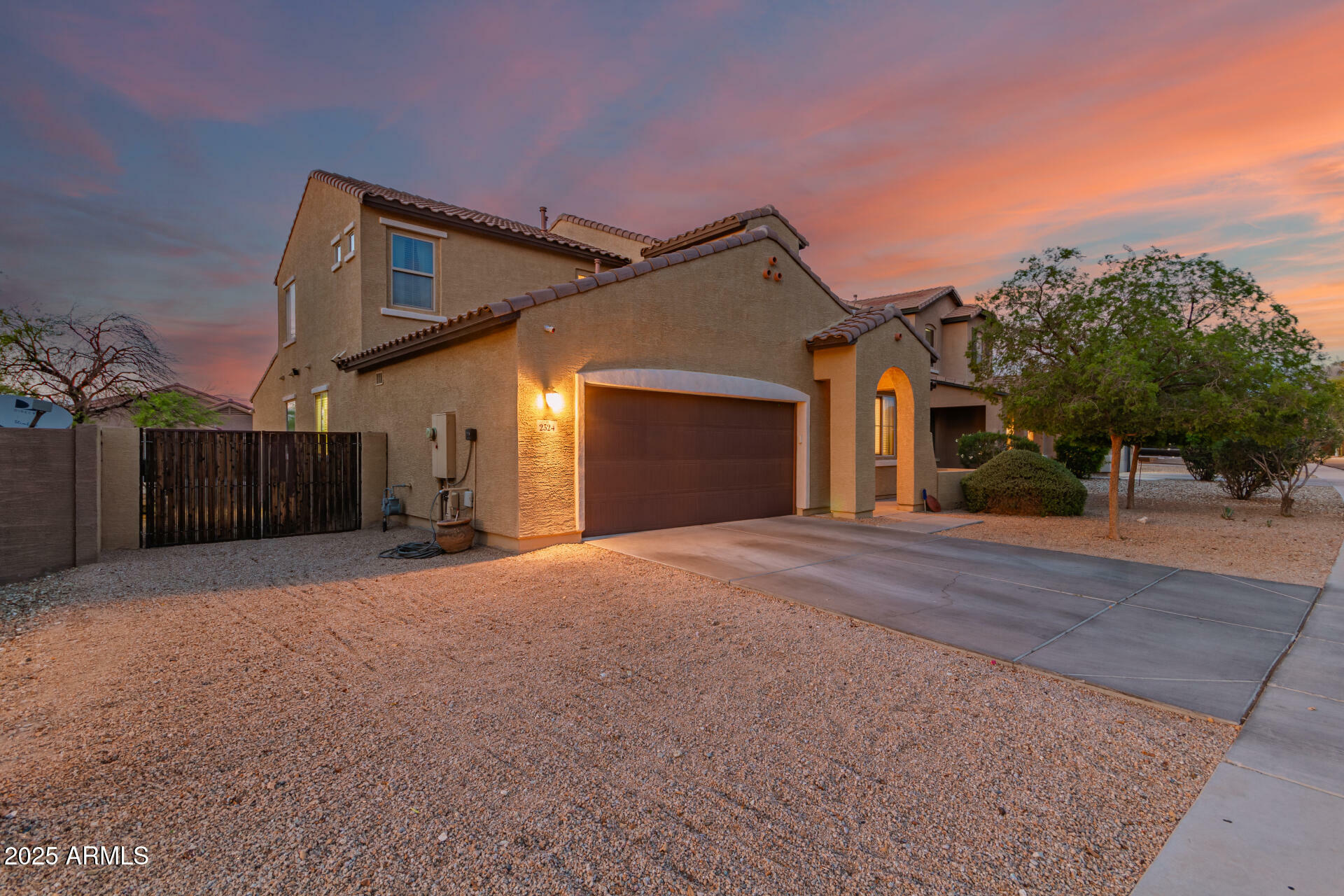 Property Photo: 2324 W Melody Drive AZ 85041