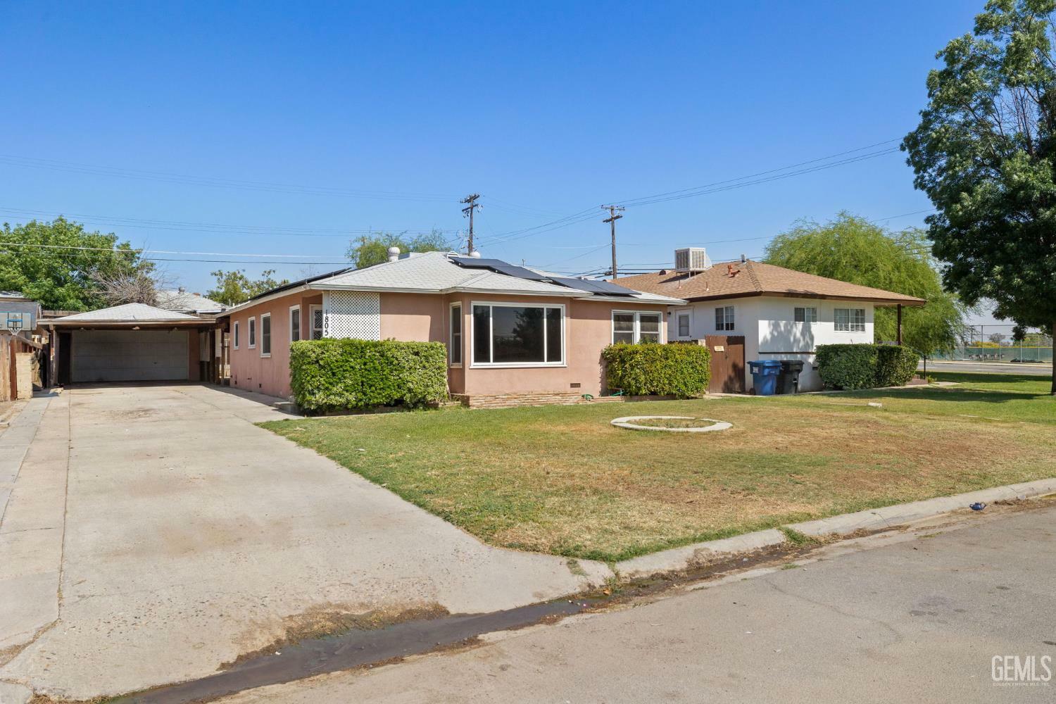 Property Photo: 1805 Morgan Lane CA 93306