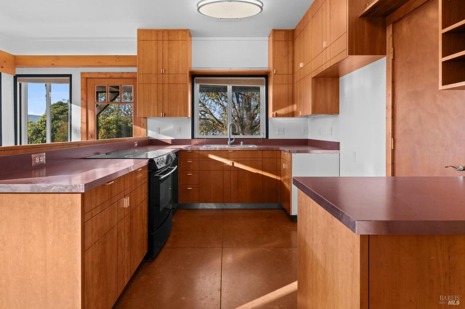 Property Photo: 1140 Cortina Place CA 95482